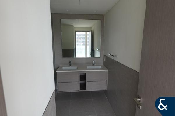 Unfurnished | Modern | Stunning View |