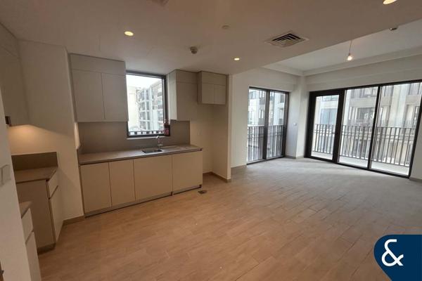 One Bedroom | Canal View | Corner |