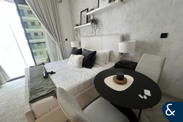 Modern | 12 Cheques | Ready to move in