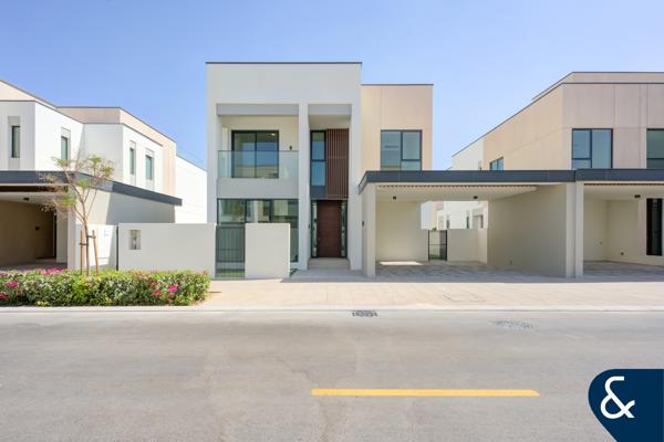 4 Bed Large | Backing Park | Vacant Now