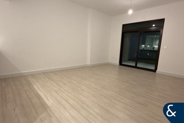 Elegant 2-Bedroom Apartment | VACANT |