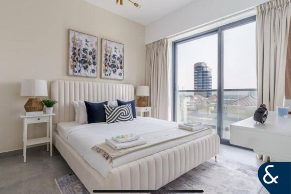 Upgraded | Fully Equipped | 1BR Plus Study