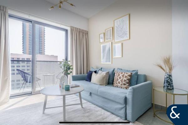 Upgraded | Fully Equipped | 1BR Plus Study