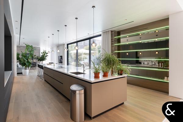 5 Bedroom | Astral Pool | Miele Appliances