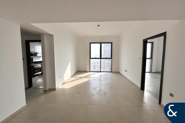 Vacant Now | High Floor | Closed Kitchen