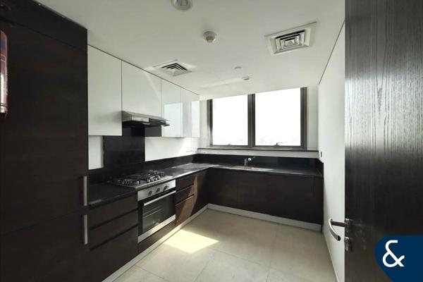 Vacant Now | High Floor | Closed Kitchen