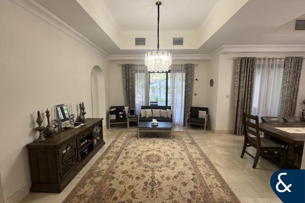 Backing Green Belt | Single Row | Vacant