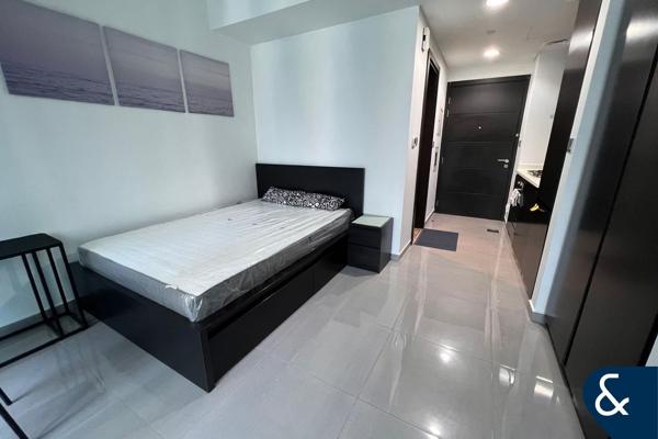 Multiple Cheques|Near Metro|No Parking Space