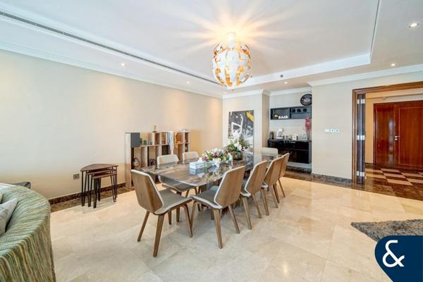 High Floor | Vacant | 3,554 Sq. Ft |