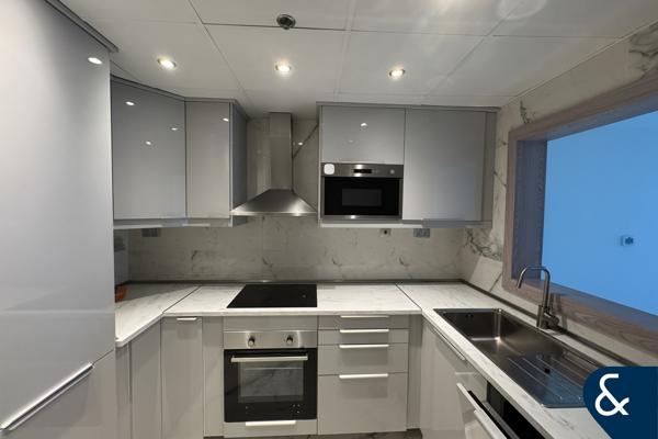2 Bedroom | Fully Upgraded | High Floor