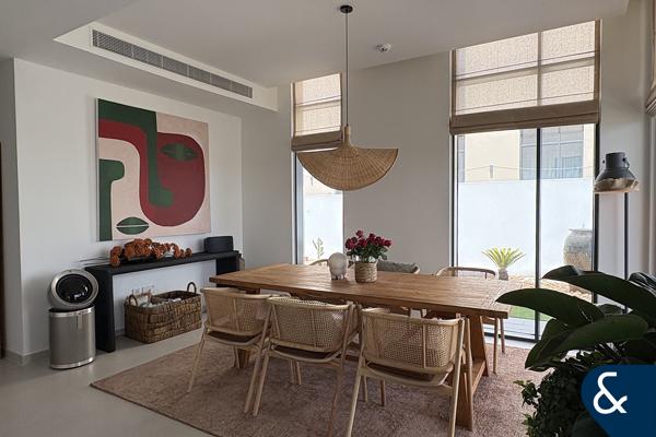 Single Row | End Unit | Vacant on Transfer