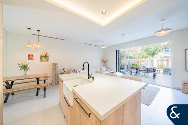 Luxury Upgraded | Unique | Vacant Soon