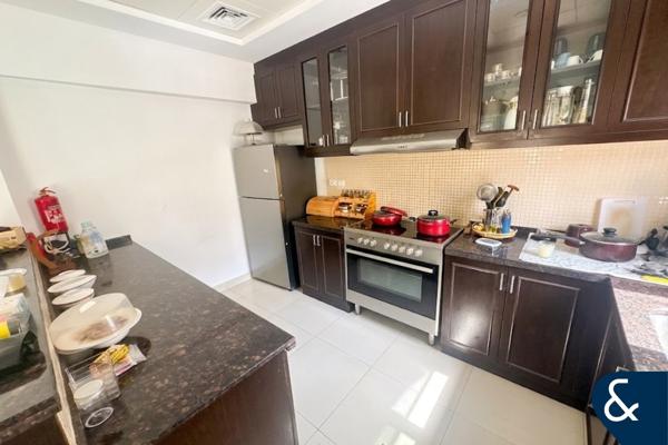 End Unit | Large Plot | Available September