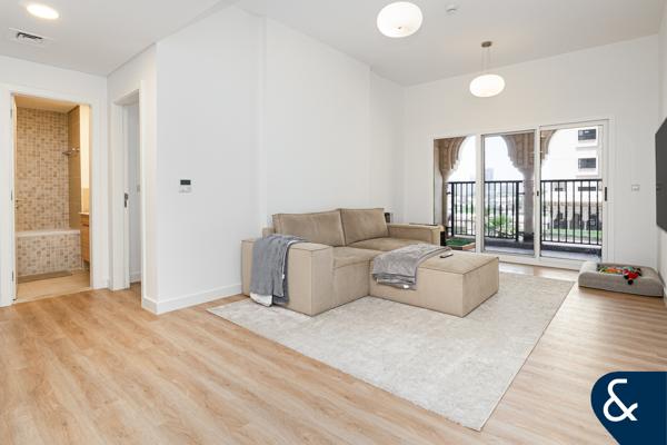 Upgraded | Unfurnished | 1 Bed + Study