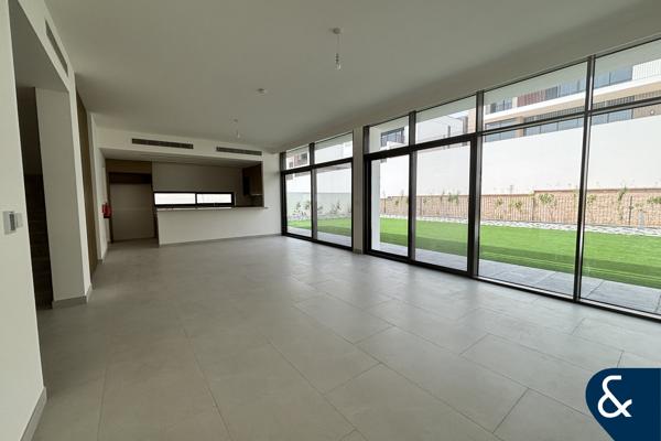 Brand New | Modern design | Large plot