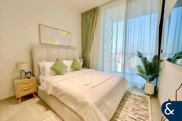 Spacious 2-Bed | Private Pool | Modern Design