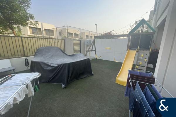 Single Row | Next to Park & Courts | Spacious