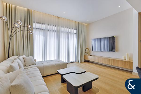 READY TO VIEW | FULLY UPGRADED | 3 FLOORS