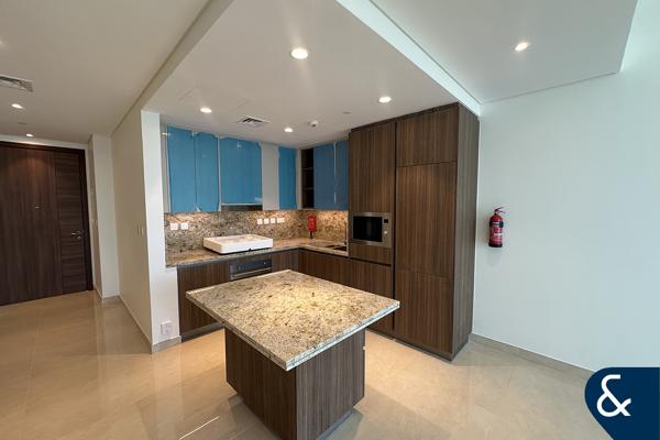Canal Views | Vacant | Modern | Study Room