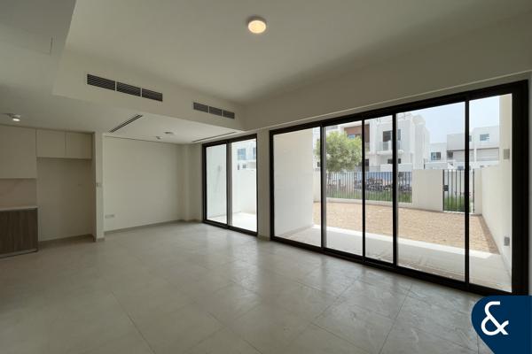 Single Row | Close to Pool | 3 Bed + Maids