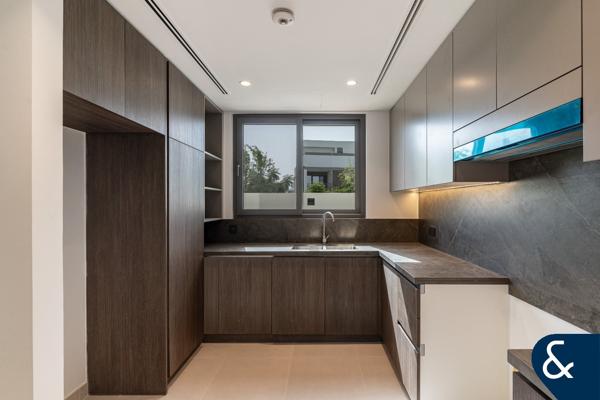Closed Kitchen | Greenbelt | Aura Gardens