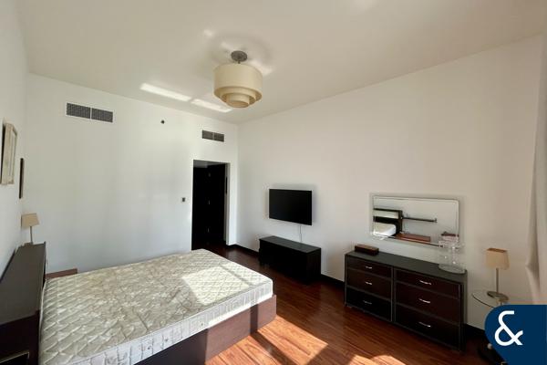 Green Lakes | High Floor | Vacant | 1 Bed
