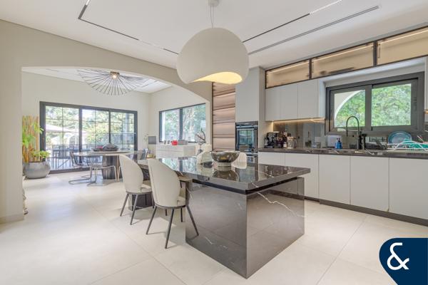 Upgraded Valencia | 5 Bedrooms | Large Plot