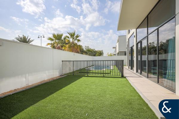 Vacant | Private Pool | Spacious