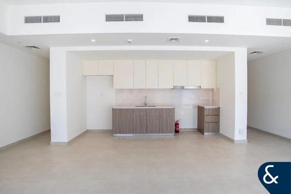 3 Plus Maids | Park Backing | Single Row