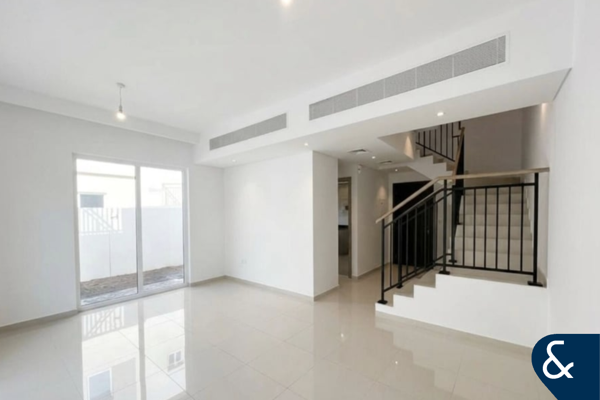 4 Bed Corner | Private | New | Motivated
