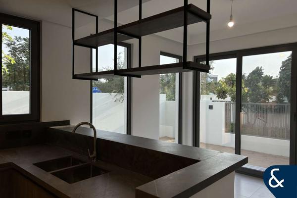 Single Row | Prime Location | Vacant Now