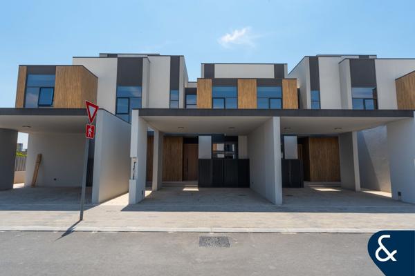 Single Row | 3 Bedrooms G+1 | Close T Pool