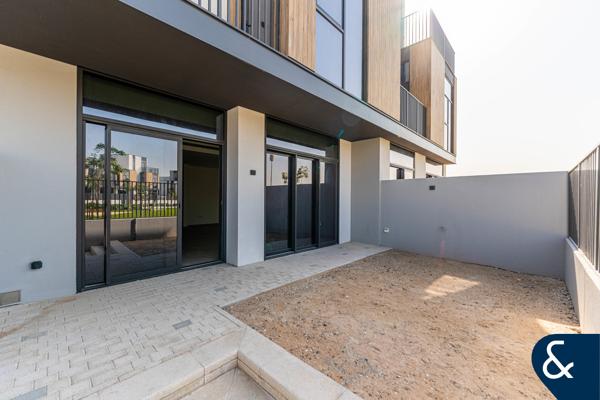 Single Row | 3 Bedrooms G+1 | Close T Pool