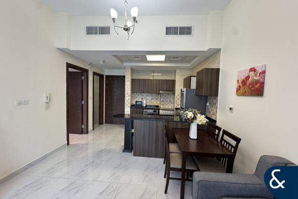 Spacious 1 BR | Upgraded | Prime Location