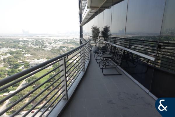 Large Studio | Balcony | Furnished | Upgraded