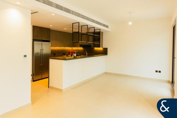 Fully Upgraded | Close to Pool | Sept Handover
