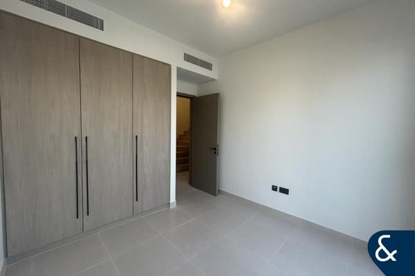 Corner | October Handover | Close to pool