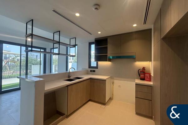 Corner | October Handover | Close to pool