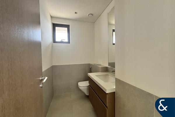 4 bed | Beautiful Landscaped | Available Now