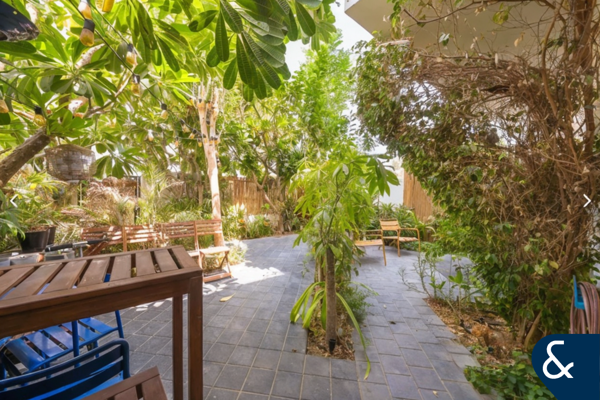 Vacant Soon l Single Row l Landscaped Garden