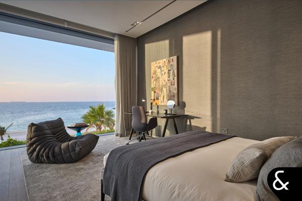 Private Beach | Architectural Masterpiece