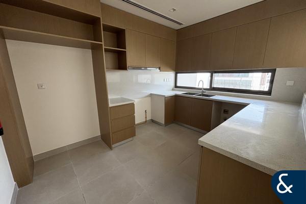 4 BEDROOM | PRIME LOCATION | BRAND NEW