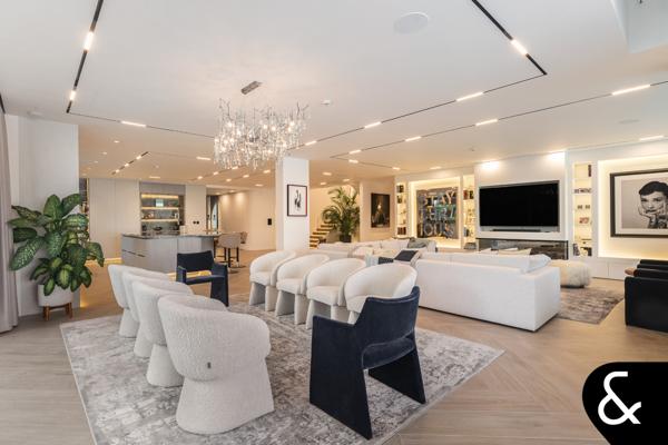 5 Bed - Fully Renovated - Private Beach Access