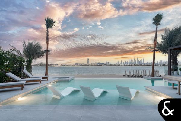 5 Bed - Fully Renovated - Private Beach Access