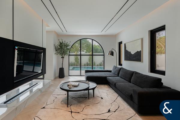 Single Row | New Six Bedrooms | Private