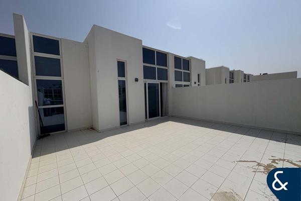 Spacious 4 Bed | Vacant | Huge Balcony
