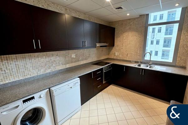 Large Layout | 1 Bedroom | Furnished