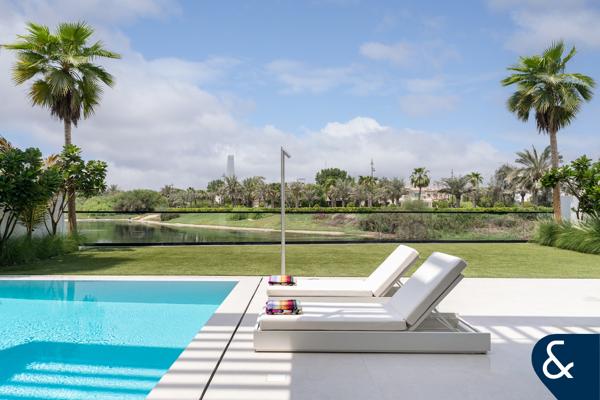 Upgraded | Lakefront Villa | 5 Bedrooms