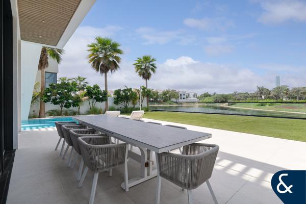 Upgraded | Lakefront Villa | 5 Bedrooms