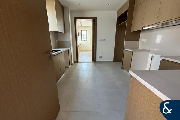 5 BEDROOM | PRIME LOCATION | LARGE PLOT